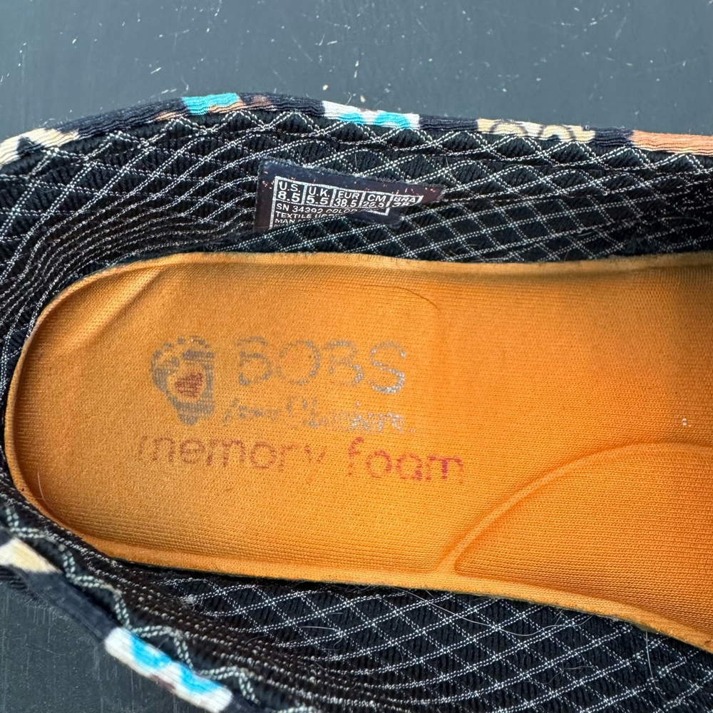 Skechers Bobs Comfort Shoes Womens 8.5 BlackDog Print Casual Slip On Memory Foam - Picture 9 of 12